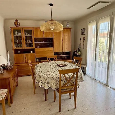 Apartment Familial Climatise Avec Terrasse, 2 Chambres, A 8 Km De La - - Fr-1-225-737 *