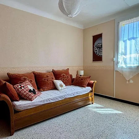 Familial Climatise Avec Terrasse, 2 Chambres, A 8 Km De La - - Fr-1-225-737 Apartment