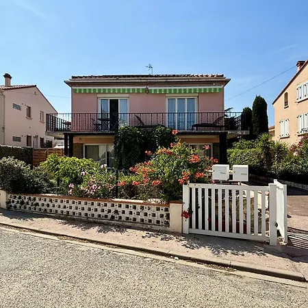 Familial Climatise Avec Terrasse, 2 Chambres, A 8 Km De La - - Fr-1-225-737 Apartment *